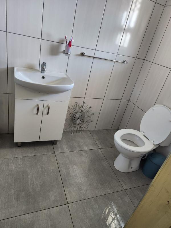 2 Bedroom Property for Sale in Umrhabulo Triangle Western Cape